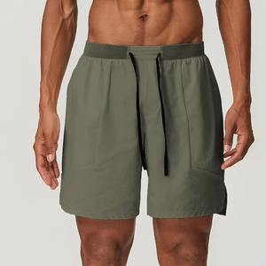 Shorts de sport athlétiques pour hommes en polyester et élasthanne, personnalisables en gros, avec poches zippées pour l'entraînement et le fitness - Product Image 3