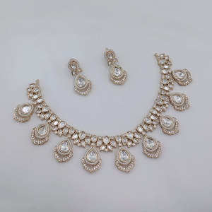 Ensemble collier et boucles d'oreilles ethniques en perles de cristal plaqué or pour femmes JeweleMarket, cadeau de mariage, de fiançailles ou d'anniversaire - Product Image 4