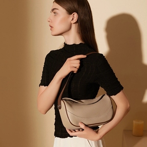 NOUVEAU Sac bandoulière pour femme en cuir pleine fleur de vachette, style vintage, avec poignée - Sacs forme coussin. - Product Image 5