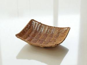 Plateau en osier tressé à la main de style simple, idéal pour le rangement du pain et des fruits, organisateur de table de petit-déjeuner et plateau de présentation pour table de café - Product Image 5