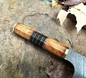 Couteau de chef en acier Damas forgé à la main, style japonais, manche en bois, étui en cuir, ambidextre, extra tranchant, couteaux de cuisine - Product Image 3