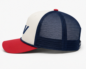 Casquette Trucker Structurée à 5 Panneaux Personnalisée en Gros, Profil Moyen, Pré-courbée, en Maille Crème et Bleu Marine avec Visière Rouge - Product Image 2