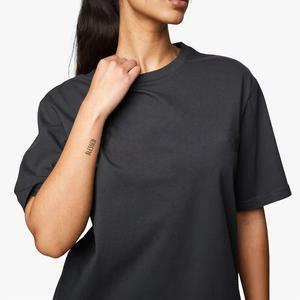 T-shirts amples vierges pour femmes, tailles USA, en jersey 100% coton épais, personnalisables avec votre marque et votre logo, pour usage quotidien. - Product Image 6