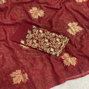 Sari VASTRA COTTAGE en Georgette color granate con motivos de hojas de Paisley estampados en foil y acabado con borlas en el pallu. - Product Image 3