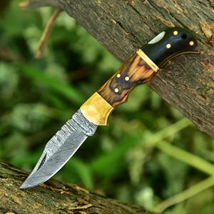 Cuchillos plegables de caza con hoja curva para desollar y preparar alimentos en campamentos. - Product Image 4