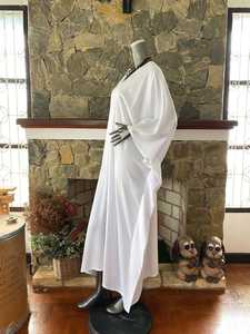 ชุดเดรสคาฟทันผ้าเรยอนสีขาว ไซส์ใหญ่ ทรงหลวม คอวี ดีไซน์หรูหราพลิ้วไหว เหมาะสำหรับใส่ไปเที่ยวพักผ่อนและชายหาด - Product Image 3