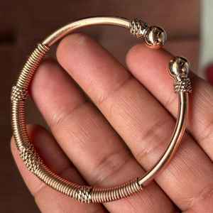 Brazalete de Cobre Martillado de Último Diseño, Brazalete de Cobre Hecho a Mano, Brazalete de Cobre Puro Sólido a Precio de Mayoreo - Product Image 1