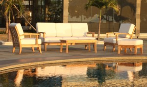 Banc d'extérieur en teck massif avec accoudoirs et assise à lattes - Ensemble de jardin 1 place pour terrasse et jardin - Product Image 2