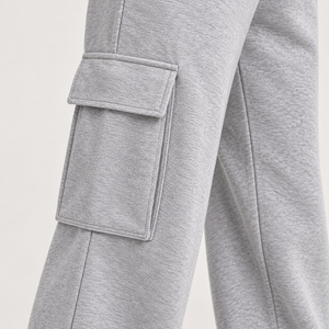 Conjunto Deportivo Gris para Mujer, Sudadera con Cierre Frontal y Bolsillos Utilitarios, Pantalones Anchos de Dos Piezas - Product Image 5