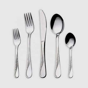 Juego de cubiertos de metal con diseño de mango ergonómico para la decoración de la mesa de comedor de la cocina moderna - Product Image 1