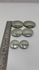 Conchos en laiton plaqué argent avec dos à vis, motif d'armure traditionnel gravé, pour artisanat du cuir, sacs, ceintures, décoration - Product Image 3