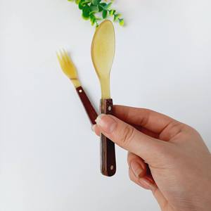 Cuchara y tenedor de cuerno de búfalo natural más vendidos, comúnmente utilizados para comer caviar, servir ensaladas y degustar platos finos. - Product Image 3
