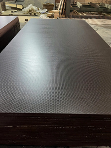 Factory Selling 12mm 15mm 18mm WBP Waterproof Construction <b>Shuttering</b> Phenolic Waterproof Anti-Slip Film Faced Plywood - Product Image 5