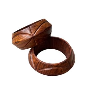 Brazaletes Tradicionales Ecológicos de Madera para Mujer con Patrones Culturales, Joyería Étnica India Hecha a Mano, Accesorios de Moda para Diwali - Product Image 1