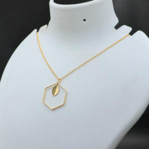 สร้อยคอชุบทอง 18k รูปทรงเรขาคณิตพร้อมจี้รูปใบไม้ – เครื่องประดับสไตล์มินิมอลสำหรับทุกวัน - Product Image 4