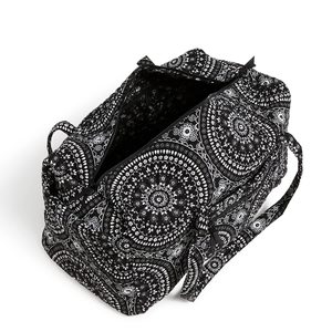 Large Capacity <b>Duffel</b> <b>Bag</b> with Paisley Pattern Zipper Closure for Travel and Gym Use - Product Image 6