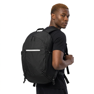 Mochila Ligera de Baloncesto de 15L, Bolsa para Equipo Deportivo con Cierre, Bolsillos Laterales de Malla y Diseño Compacto y Resistente - Product Image 1