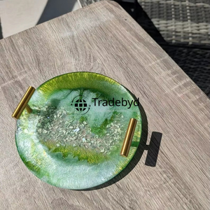 Elegante Bandeja Moderna de Resina, Plato Decorativo Móvil Hecho a Mano de Primera Calidad para Servir en el Hogar, Tradebyd - Product Image 1