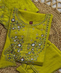 ชุดส่าหรีสีเขียวมะนาวแบบดั้งเดิมสำหรับผู้หญิง เสื้อผ้าลำลองสไตล์อินเดีย-ปากีสถาน ทรงปกติ ความยาวระดับข้อเท้า รุ่น 86800 Diva-177 - Product Image 4