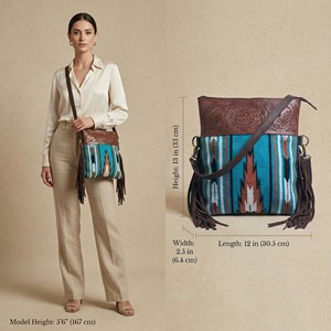 Bolso de mano tipo clutch vintage marrón duradero y ligero para mujer, con diseño en relieve, flecos estilo bohemio y bandolera con manta tejida. - Product Image 6