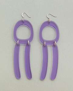 Boucles d'oreilles créoles en résine, nouveau design multicouche avec perles pendantes, bijoux fantaisie en résine pour femme, idéal pour les soirées - BY HF CRAFTS - Product Image 3