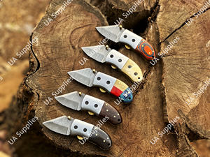 มีดพับขนาดเล็ก 5 นิ้ว ทำจากเหล็กดามัสกัส งานแฮนด์เมด สำหรับตั้งแคมป์ ใบมีดทรงดรอปพอยต์ คมกริบ ระดับมืออาชีพ ด้ามไม้ปักก้า รับผลิตแบบ OEM ราคาประหยัด - Product Image 6