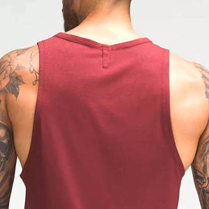 Camiseta sin mangas de corte moderno diseñada para un estilo de vida activo, material transpirable que te mantiene fresco mientras realza tu look informal de verano. - Product Image 4