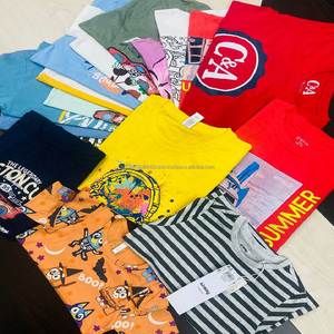 Camiseta de manga corta de algodón estilo coreano con estampado Bossy Girls, unisex, para bebés y niños, estilo mixto, hecha en Bangladesh. - Product Image 3