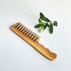 Peigne à dents larges en bois naturel, brosse démêlante faite à la main pour hommes et femmes, soin des cheveux bouclés et épais - Product Image 1