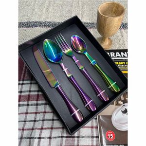 Juego de Cubiertos de Lujo de 24 Piezas en Acero Inoxidable con Acabado Espejo Dorado, Vajilla Premium con Recubrimiento PVD Dorado, Apto para Alimentos - Product Image 6