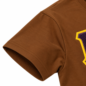 T-shirt marron pour homme Iota Phi Theta, broderie de lettres grecques or et violet, col rond, manches courtes, en coton, décontracté, pour fraternité - Product Image 5