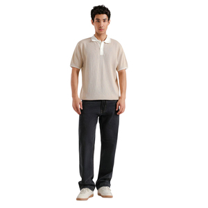 Polo de punto beige para hombre, personalizado, con cuello blanco en contraste, cierre de botones, textura hueca y transpirable, venta al por mayor - Product Image 2