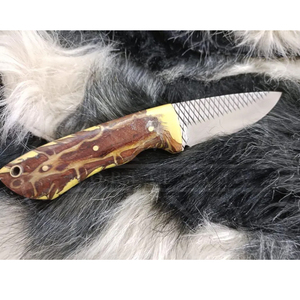 Cuchillo de cocina artesanal tipo raspador con mango de resina y funda de cuero - Product Image 6