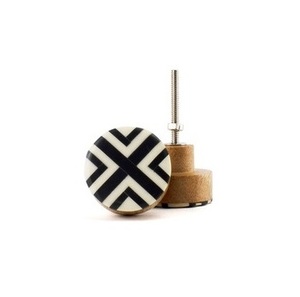 Regalos y Artesanías: Tiradores de Madera y Resina 100% Hechos a Mano para Puertas de Armarios, Diseño de Interiores para Hogar y Oficina, Tamaño Personalizado - Product Image 1