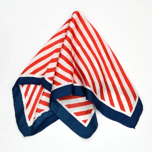 Pañuelos cuadrados de seda de alta calidad Impresión digital personalizada Tela ligera Accesorios de moda elegantes Suministro a granel - Product Image 5