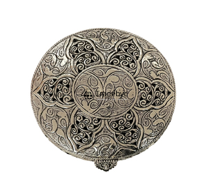 Boîte de rangement en métal moderne, accessoire de décoration haut de gamme pour la maison par Tradebyd - Product Image 3