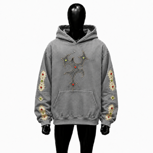 Sudadera con Capucha Oversize Gris Gótica con Diseño de Cruz Tachonada y Mangas Adornadas con Pedrería, Estilo Urbano Unisex, en Oferta - Product Image 1