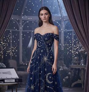 Vestido de Noche Azul Marino de Lujo con Hombros Descubiertos, Bordado de Luna y Estrellas Celestiales, Tul, Corte en A, para Mujer - Product Image 1
