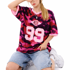 Maillot de football américain tendance 2026 pour femme, camouflage rose, col en V oversize, personnalisable pour équipe, fournisseur en gros OEM ODM - Product Image 2