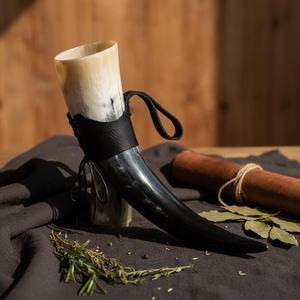 Cuerno Vikingo para Beber Tallado a Mano con Funda de Cuero |   380 ml, 500 ml |   Jarra de hidromiel nórdica hecha a mano |   Copa Medieval para Cerveza, Regalo - Product Image 2