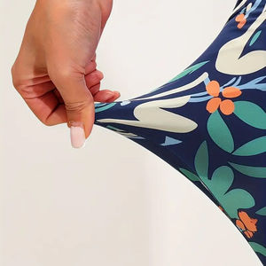 Leggings Capri en Spandex/Nylon Tie-Dye pour Femmes, Fabriqués avec les Meilleurs Matériaux, Prix Bas, Vente Chaude, Vêtements de Fitness - Product Image 3