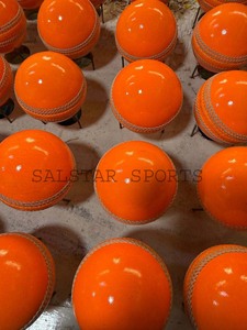 Pelota de Cricket de Cuero Cosida a Mano de Alta Calidad al por Mayor, Grado A, Tamaño Adulto 156GM, Color Naranja para Entrenamiento, con Logotipo Personalizado - Product Image 2