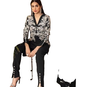 ชุดงานปักด้าย Georgette ลายเคอร์ติสังเคราะห์ล่าสุดออกแบบโดย Fab Zone - Product Image 1