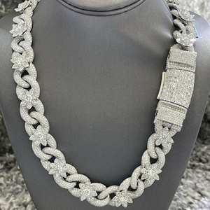 Cadena Cubana de Moissanita Chapada en Oro de 20 mm con Claridad VVS-VS, Plata 925 para Hombre y Mujer, Aniversario, Compromiso, Boda - Product Image 3