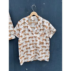 Conjunto de camisa de manga corta y pantalones cortos con estampado de tigre para mujer, ropa informal de primavera y verano, corte regular, cuello vuelto, tejido - Product Image 2