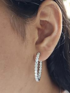 Boucles d'oreilles créoles Huggies en or massif 14K avec diamant de laboratoire de 4,20 carats, design audacieux et luxueux, pour fête, anniversaire, cadeau minimaliste - Product Image 5