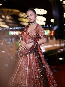 Lehenga Choli en coton mousseline épais avec broderie miroir véritable, entièrement cousu, avec jupe évasée de 4 mètres et dupatta en dentelle à 4 côtés avec motifs de pièces de monnaie, tenue ethnique - Product Image 4
