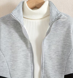 <b>Boys'</b> Casual Sport Two-Piece Set Suitable for Spring & Autumn Featuring a Stand-<b>up</b> Collar Jacket &Cuffed Pants with Contrasting - Product Image 4