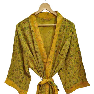 Kimono de seda Bridel con patchwork, túnica larga para cubrir el bikini, ropa de noche, hecho a mano, estilo vintage indio, kimono de sari de seda reciclada. - Product Image 1