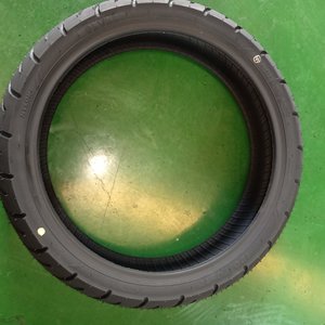 Neumático de Motocicleta KUMA K303, Fabricado en Vietnam con Caucho Natural + Nylon de Alta Calidad, Nuevo, 4PR/6PR/8PR, Vida Útil de 20000 KM - Product Image 3